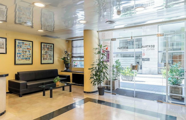 Aparthotel Bertran - Foto 8