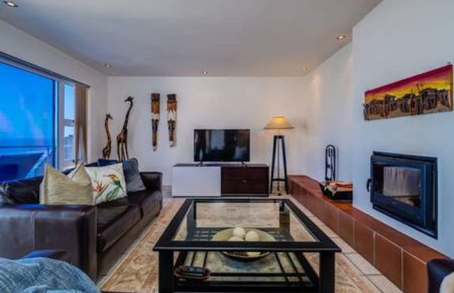 Immaculate Penthouse w Views Splash Pool CBT Penthouse - Photo 12