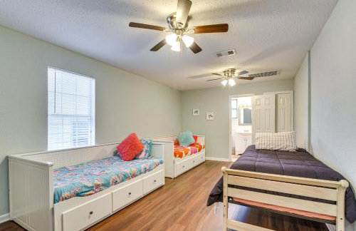 Less Than 1 Mi to Beach! Family-Friendly Galveston Home - Foto 23
