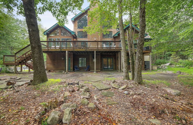 Elk Hollow by Avantstay Lakefront Chalet w Game Room Fire Pit - Photo 59