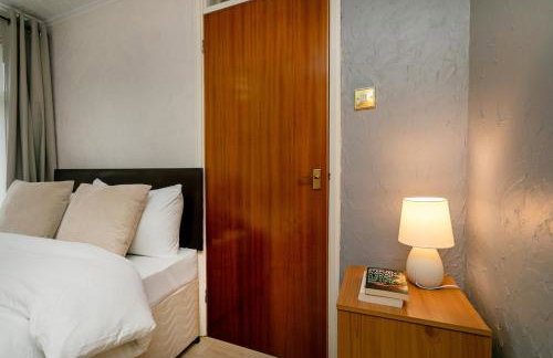 Woodhouse Stays for Contractor and Family Stay, Free Parking, Fast WiFi - Foto 61