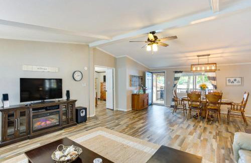 Hot Tub and Dock Lakefront Mabank Home - Foto 7