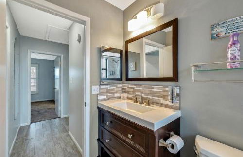 Exquisite Lakefront Pool House Awaits Pool 10 PPL - Foto 52