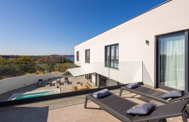 Holly - With Pool - H - Foto 32