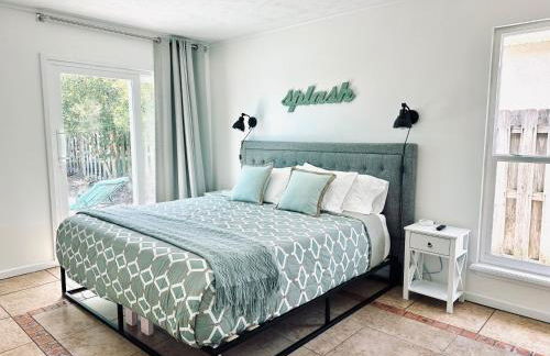 Sea Salt Vacation Home, Private Pool - Walk to Beach - Foto 14