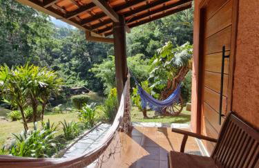 Chalé da Cachoeira - Cachoeira particular dentro da hospedagem - Foto 13