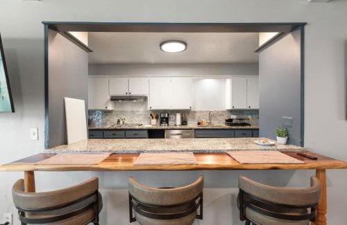 Spacious 8BR Modern Retreat Pool Table RV - Foto 14