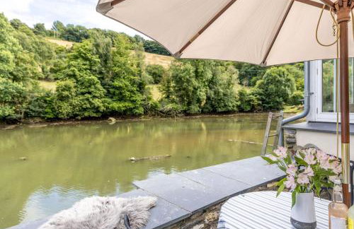 Duck Cottage - Waters Edge, Exclusive Village Location - Photo 33