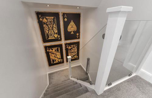 Contractors Dream~POOL TABLE~Close to Luton Airport~Three Double Bedrooms - Foto 8