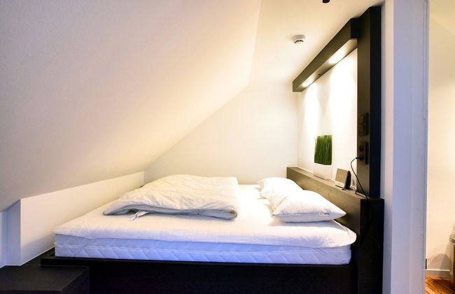 Studio in Former Coach House - Photo 3