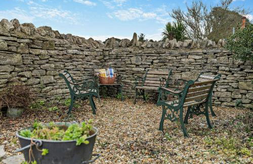 Castle Forge 4-Bedroom Historic Purbeck Forge in Kingston, Corfe Castle, Sleeps 7 - Photo 18