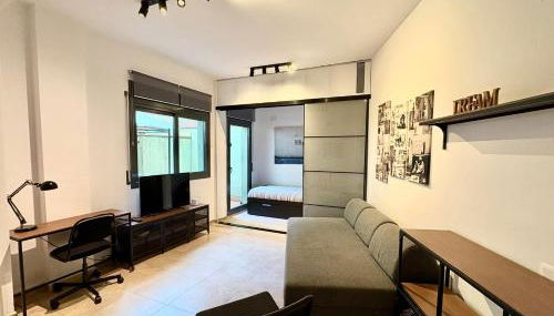 Urban Manesa city center apartment with private patio - Foto 4