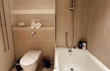 modern 2bed-2bath apartment - Foto 18