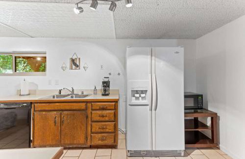 Relaxing River Retreat Near Moms Beach with Patio - Foto 30