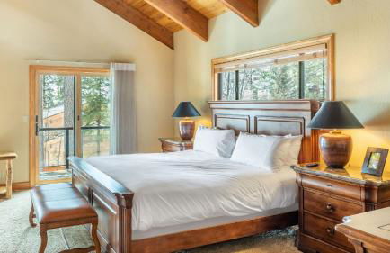 Luxury Incline Village Cabin w Lake Views Game Room Firepit Beach Access - Foto 33