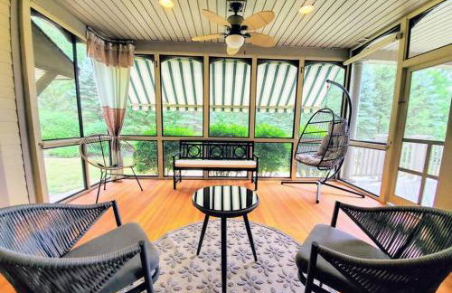 Artemis Lakehouse - Hot Tub, Lakefront & Racetrack - Photo 12