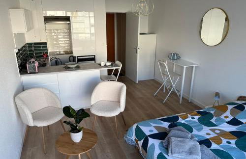 Joli studio cozy, balcon, Cité des Congrès, Gare Sud - Photo 4