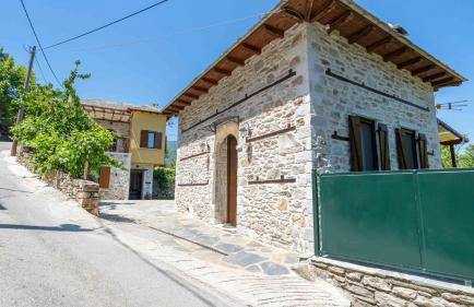 Μountain Whispers - Foto 33