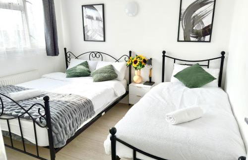 5 bedroom detached house sleeps 13 spacious Parking 5 mins driving to Bicester Village - Foto 26