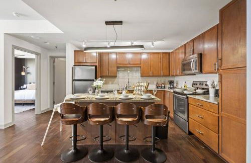 Beautiful Apt in Downtown w/Pool | Indoor Parking - Foto 7