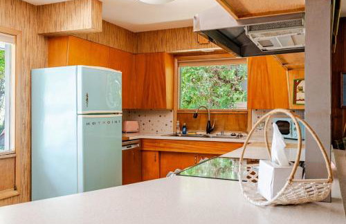 All the Waters Retro Home on Lake Michigan- Your Own PRIVATE BEACH - Foto 41