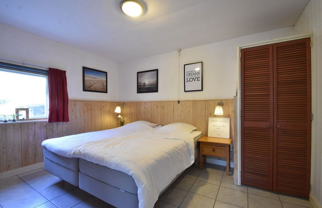 Pleasing Holiday Home in 't Zand near Dutch Coast - Photo 6