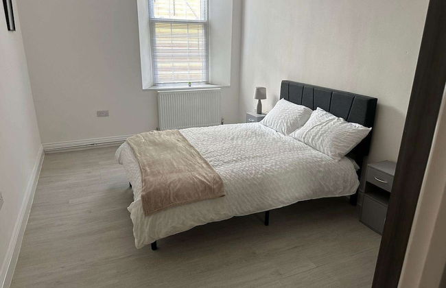 Immaculate 1-bed Apartment in Walton on the Naze - Photo 4