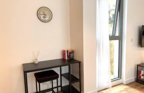 Central Brick Lane 2 Bedroom Flat - Private Patio - Foto 30