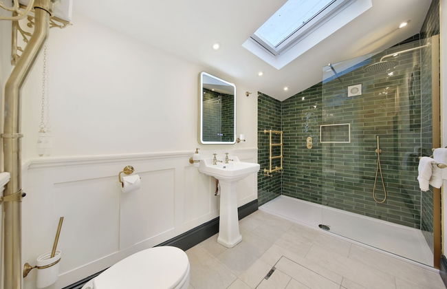 Host Stay Charnwood Cottage - Photo 11