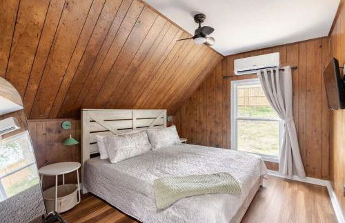 Family A-Frame, HotTub, FirePit, ClimbingWall, EVCharger, & More - Photo 53