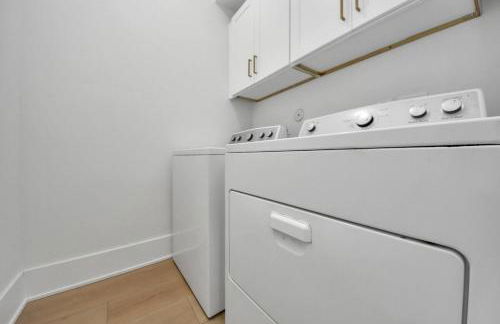 3Bdr 6Beds in Ellegant Home with Rooftop Lounge and SkylineView - Foto 38