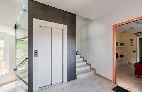 GuestHost - La Spezia Proffiano District Roomy Flat - Photo 15