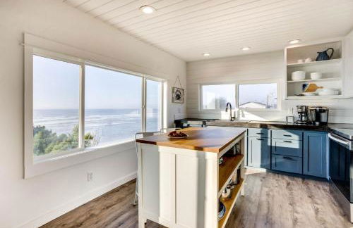 Ocean Front with Spectacular Views! 2 Bedroom, 2 Bath! Seal Rock Cottage! - Foto 8