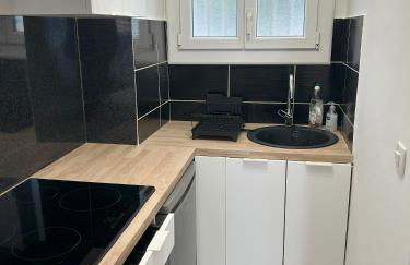 Riviera Retreat - Steps to Beach & Shops, Balcony & AC - Foto 18