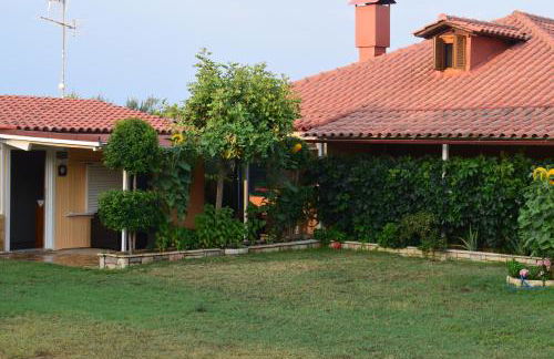 Alexandros Beachfront Apartments near Petalidi with Private Sunbeds & Sea View - Foto 23