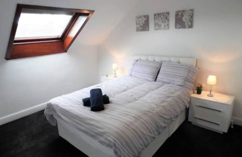 4 Bed Apartment, Paisley - Near GLA Airport - Foto 7