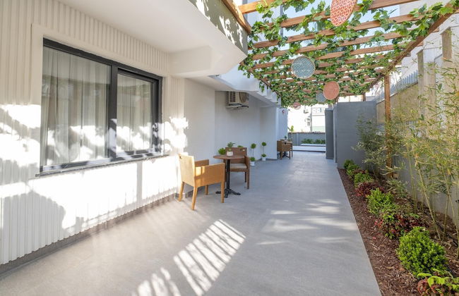 Wolf Suites - Photo 79