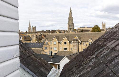 Lux Two Bedroom Home & Terrace in Stamford Centre - Foto 25