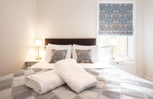 Victorian 2 Bedroom Flat, King Beds, Free WiFi, Near Shops & Transport, E17 - Foto 33