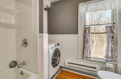 Easy Beach Access! Classic New London Charmer - Foto 16