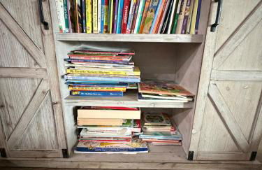 Ultimate Backyard Oasis, Heated Pool, Spa and Lake - Foto 18