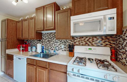 Work and Play! Home 1 Mi to Dtwn and Central Market - Photo 12