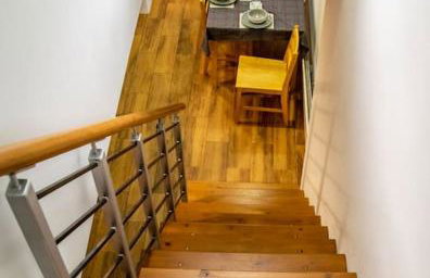 Centrally located 2 bedroom house with garden - Photo 9