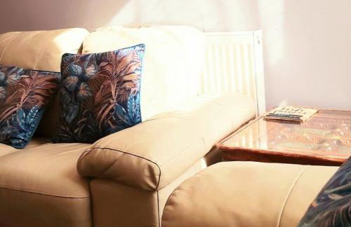 Annexe with Courtyard & Hot Tub Option - Foto 16