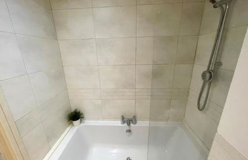 Blue Sky Apartments@ Abbots Yard, Guildford - Foto 15