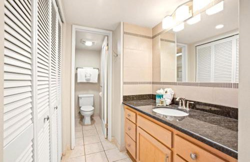 KBM Resorts FREE CAR Valley Isle Resort Oceanfront 5th Floor 2-Bedroom Condo with Stunning views VIR-508 - Foto 28