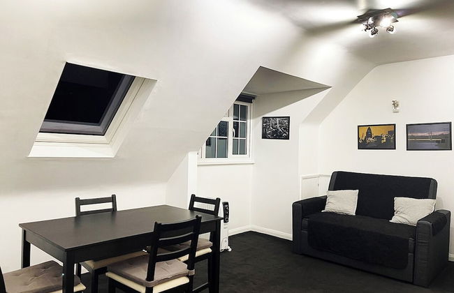 Straight Inn - Photo 23