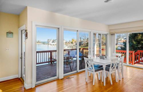 Waterfront Getaway - Dock UR Boat & Walk to Beach - Foto 75