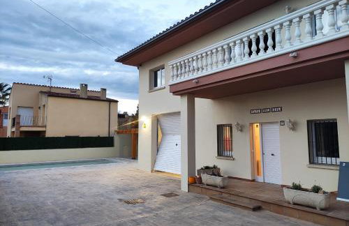 Casa en Empordà con piscina grande propia - Foto 9