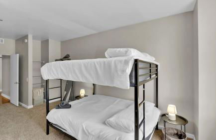 HEB04 Spacious & Stylish 2 Bedroom Condo Downtown Fort Worth, Free Parking, Walk to Convention Center - Foto 14